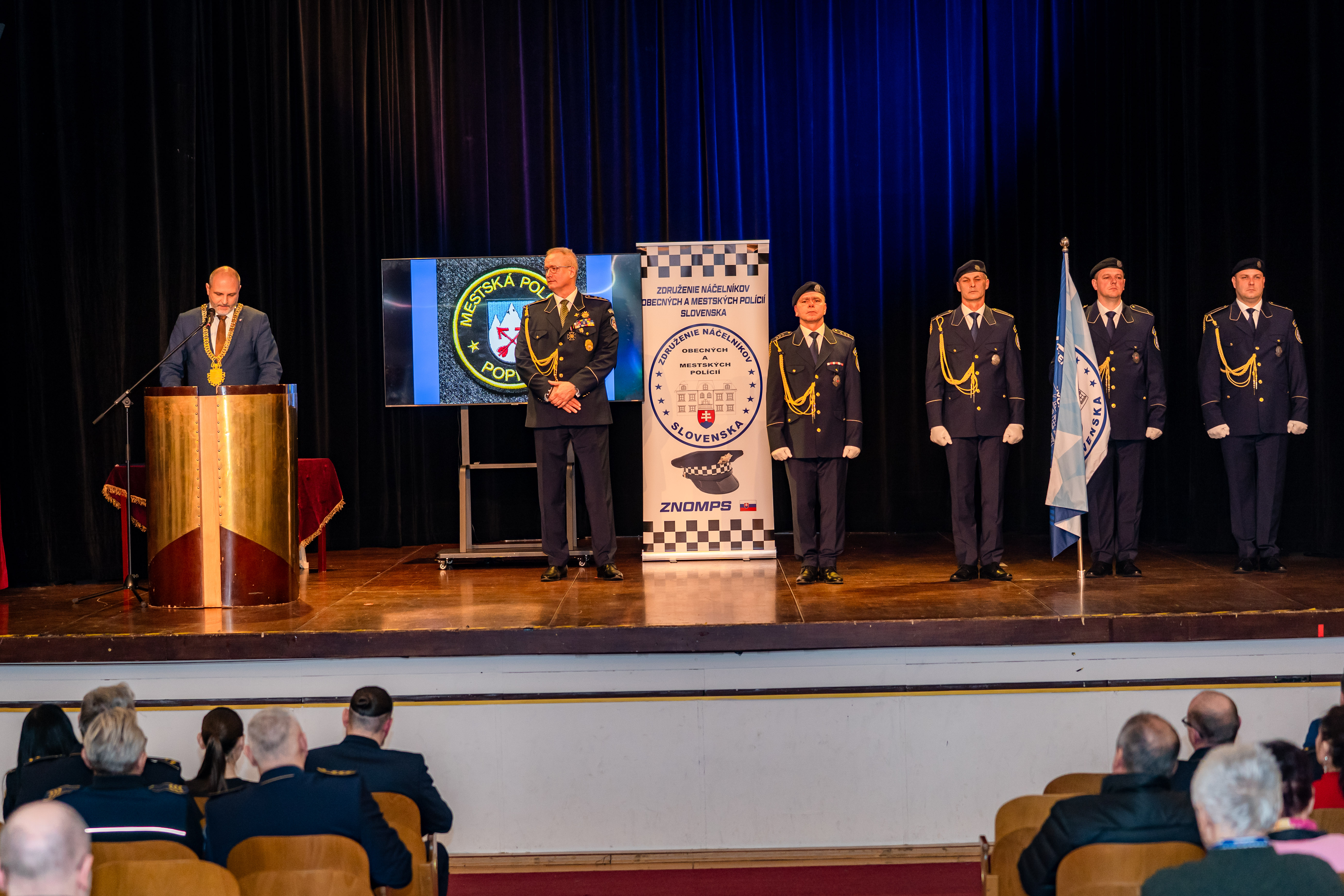 Slavnostny krst Encyklopedie obecnych a mestskych policii -41